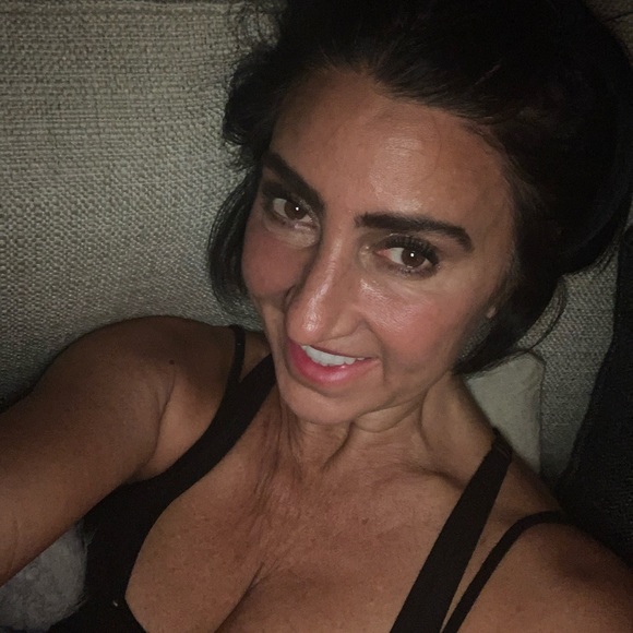 Meet your Posher, Celeste - Picture 1 of 1